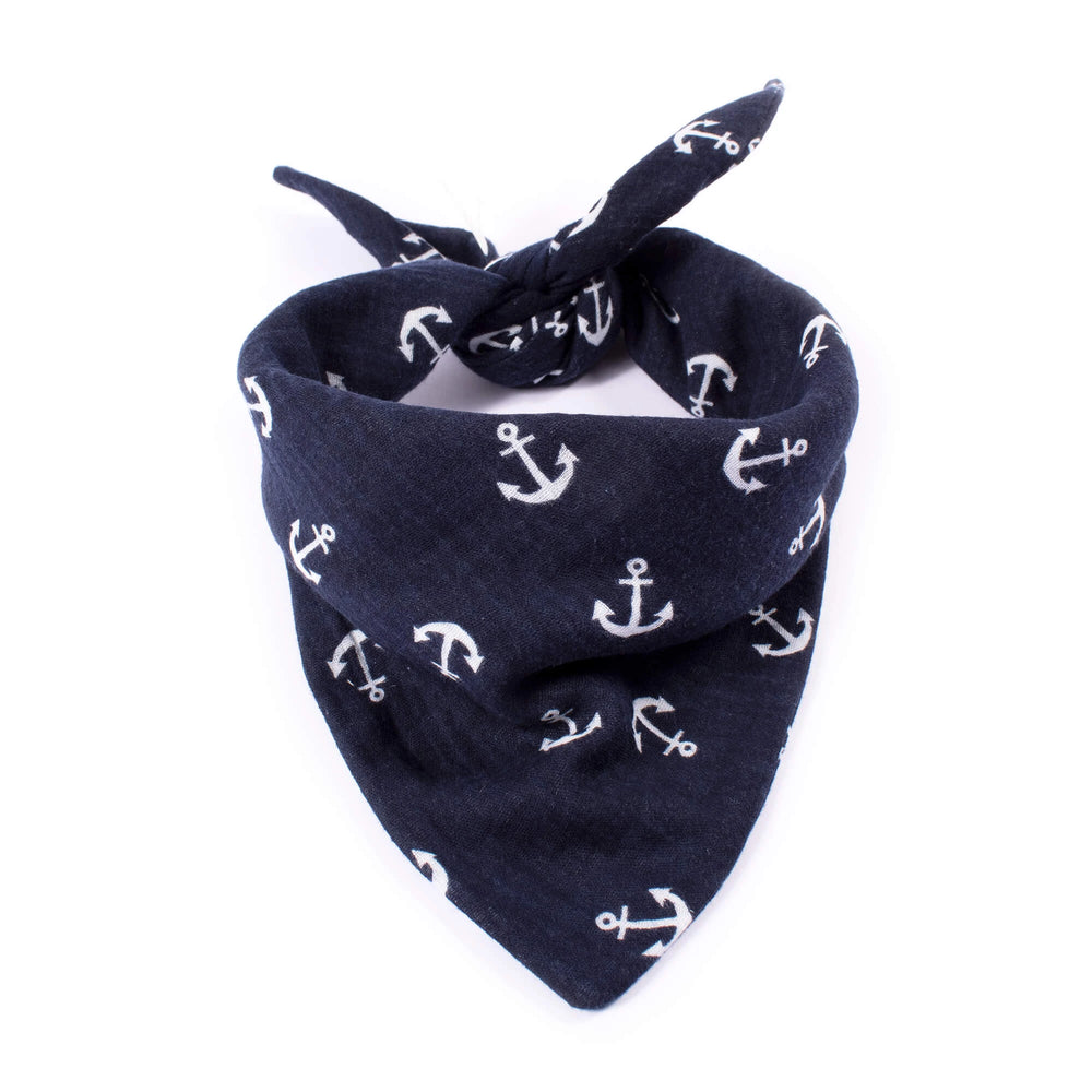 Kapitän Flausch – Marineblau-Weißes Hundehalstuch mit Ankerdesign