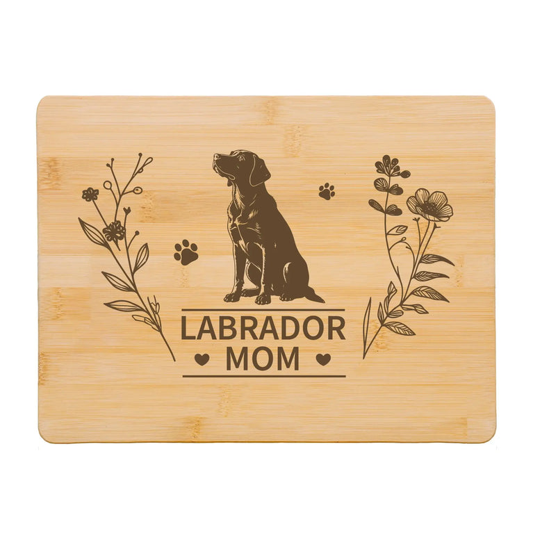 Schneidebrett Bambus mit Lasergravur - "LABRADOR MOM"