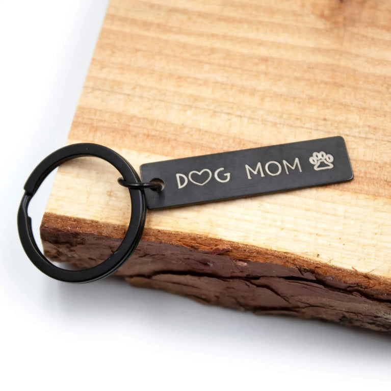 "DOG MOM" Schlüsselanhänger aus Edelstahl in Schwarz